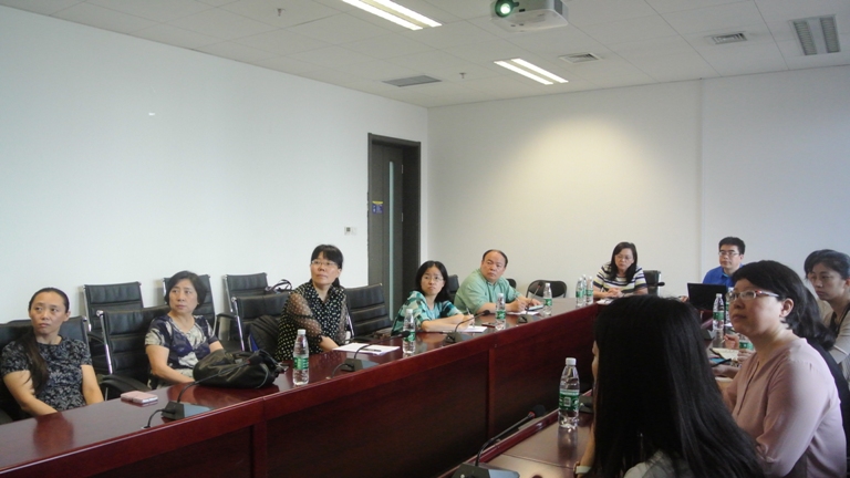 伟德国际victor1946院举行英语双学位双专业和大学英语教学教务联系会议1