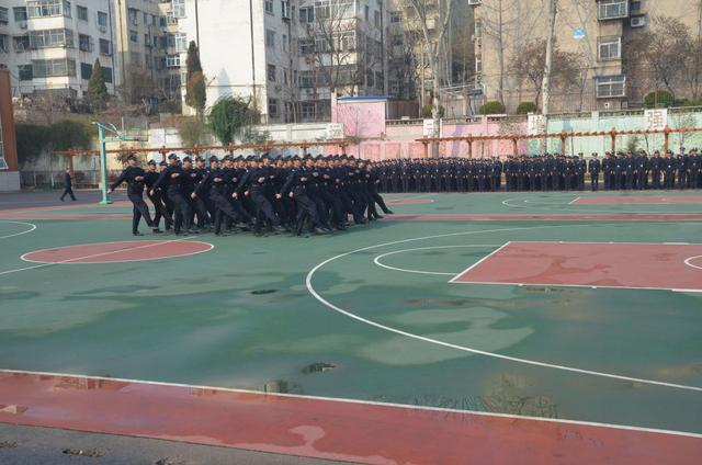 军转干、警衔培训、试点班举行汇报会操